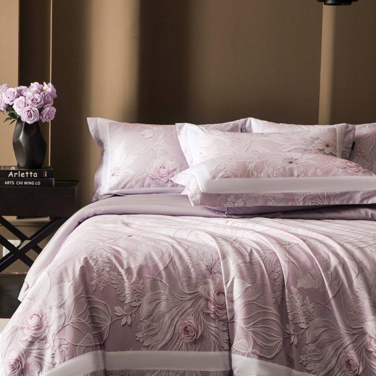 91家纺网 家纺一手货源 找家纺 洺兰家居 2025新款100支全棉新疆棉贴布工艺款四件套长绒棉贴边床单床笠床上用品套件专版（控价标准275加大285床笠275） 卡斯纳-紫