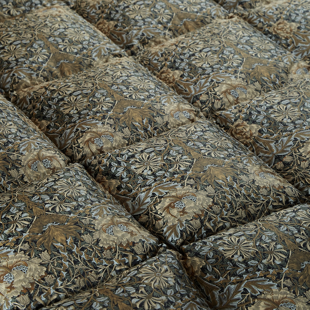 91家纺网 家纺一手货源 找家纺 暖羽屋羽绒馆 2025新款国标95鸭绒被子 风情春秋被 羽绒被 婚庆羽绒被芯 双人加厚冬被 H 风情