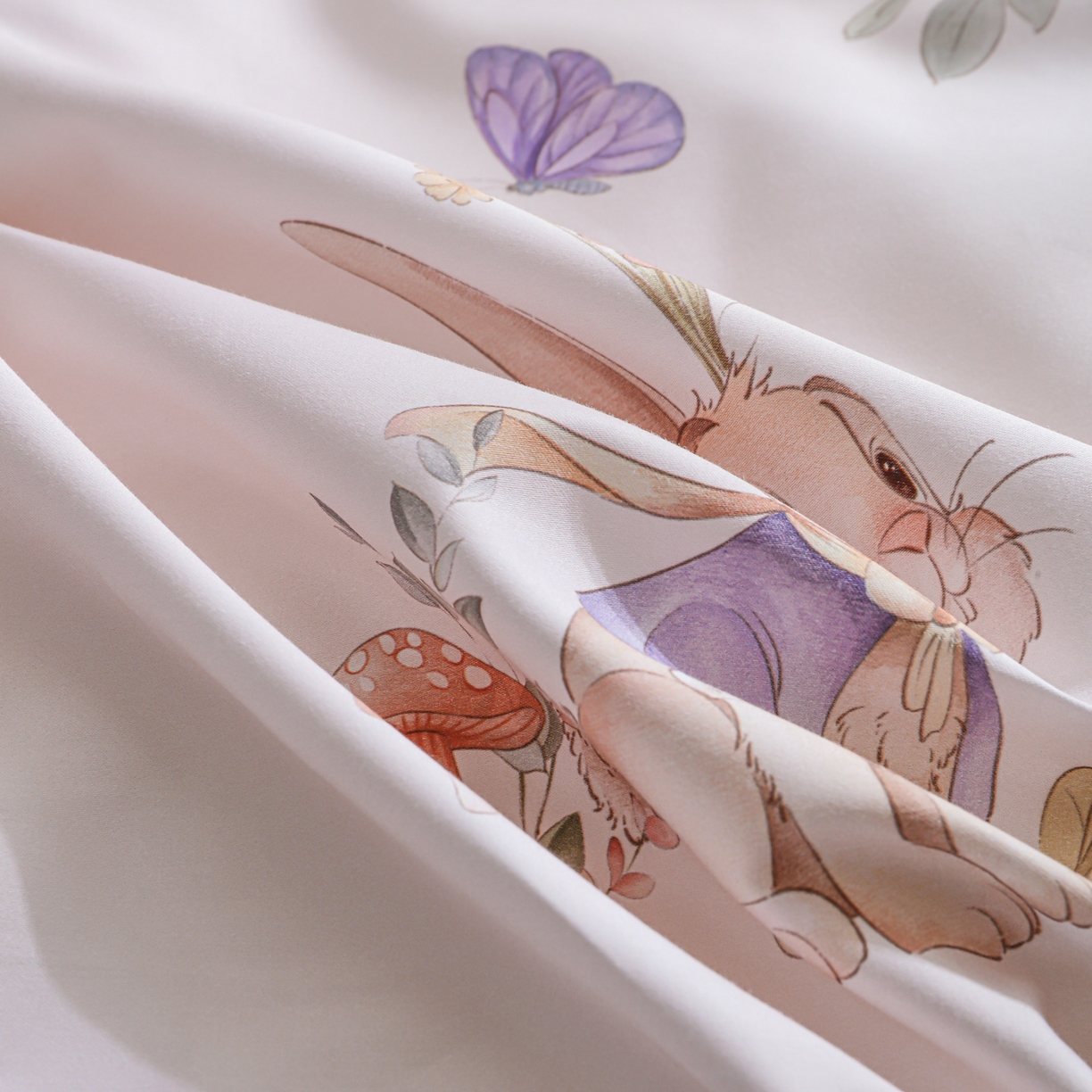 91家纺网 家纺一手货源 找家纺 洺兰家居 2025新款100支全棉新疆棉数码印花四件套长绒棉贴边床单床笠床上用品套件-专版（控价标准235加大255床笠245） 柏林童话