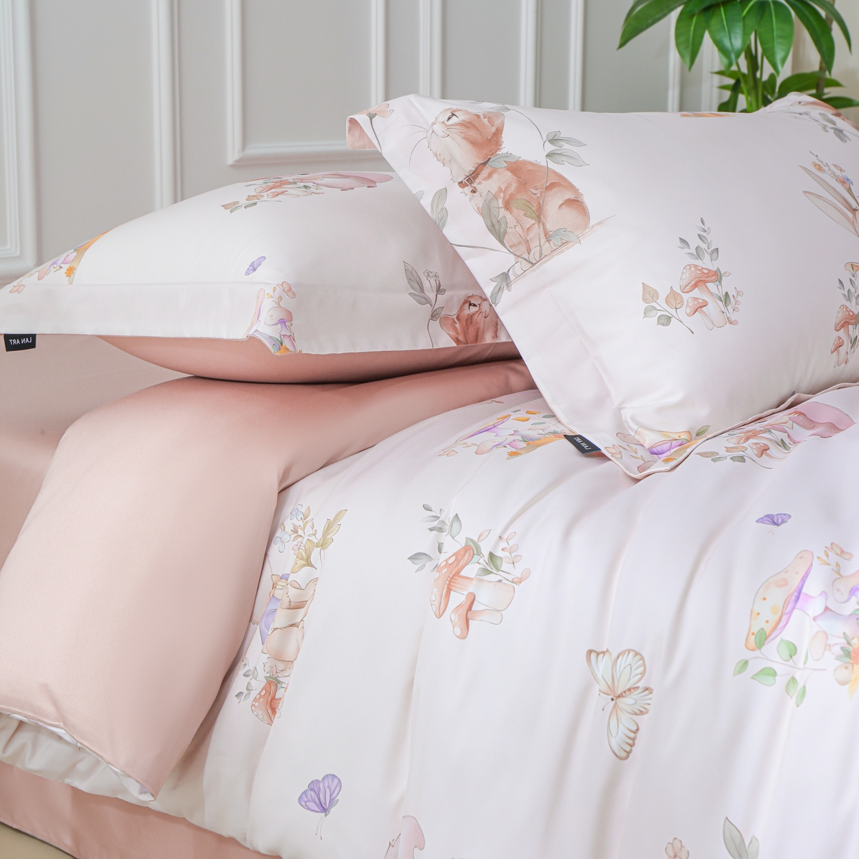 91家纺网 家纺一手货源 找家纺 洺兰家居 2025新款100支全棉新疆棉数码印花四件套长绒棉贴边床单床笠床上用品套件-专版（控价标准235加大255床笠245） 柏林童话