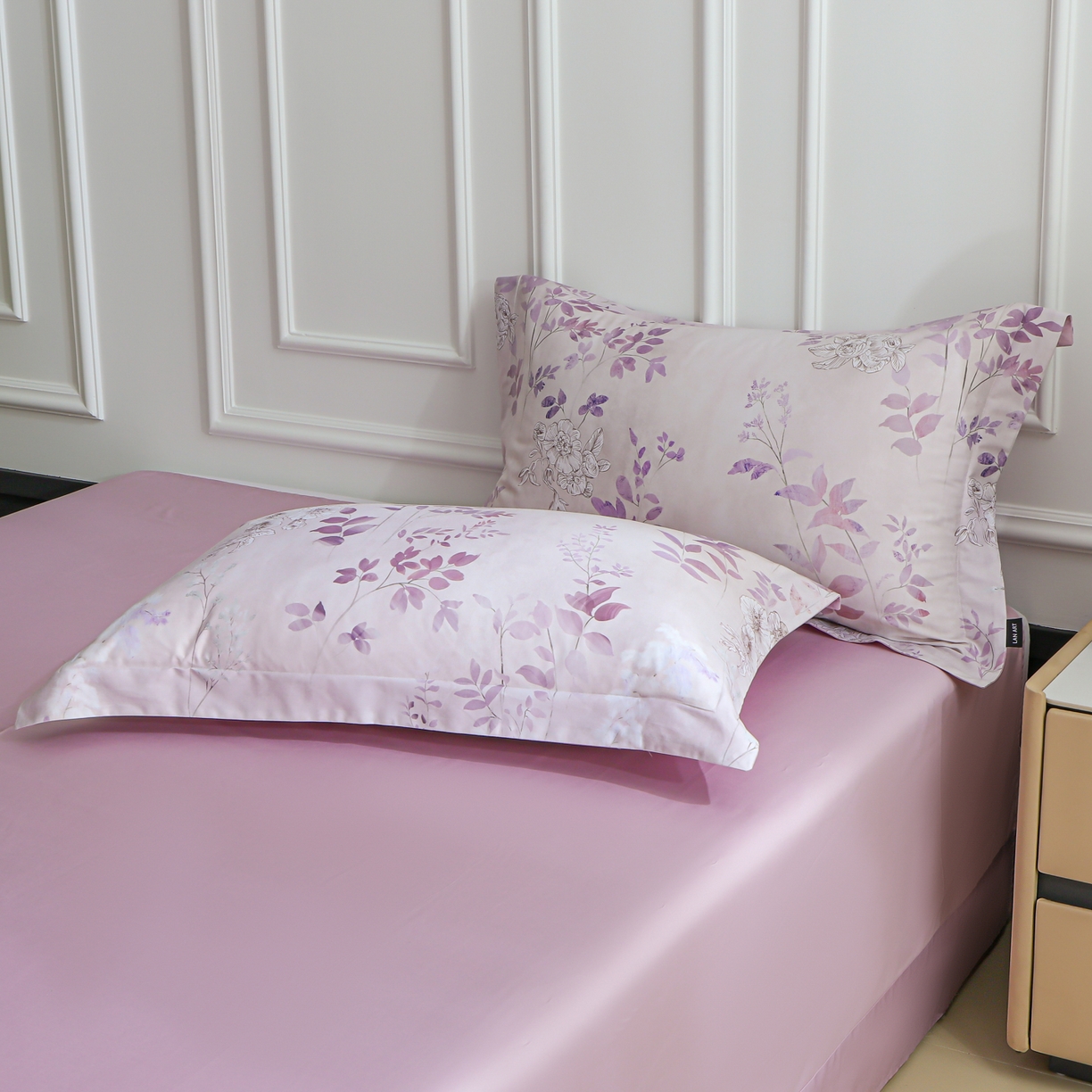 91家纺网 家纺一手货源 找家纺 洺兰家居 2025新款100支全棉新疆棉数码印花四件套长绒棉贴边床单床笠床上用品套件-专版（控价标准235加大255床笠245） 后庭花