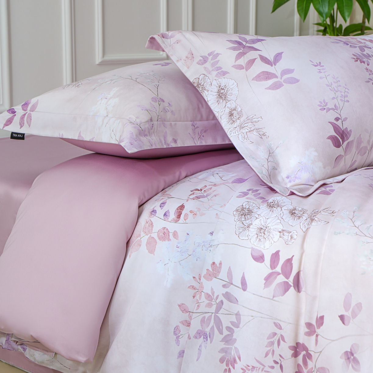 91家纺网 家纺一手货源 找家纺 洺兰家居 2025新款100支全棉新疆棉数码印花四件套长绒棉贴边床单床笠床上用品套件-专版（控价标准235加大255床笠245） 后庭花