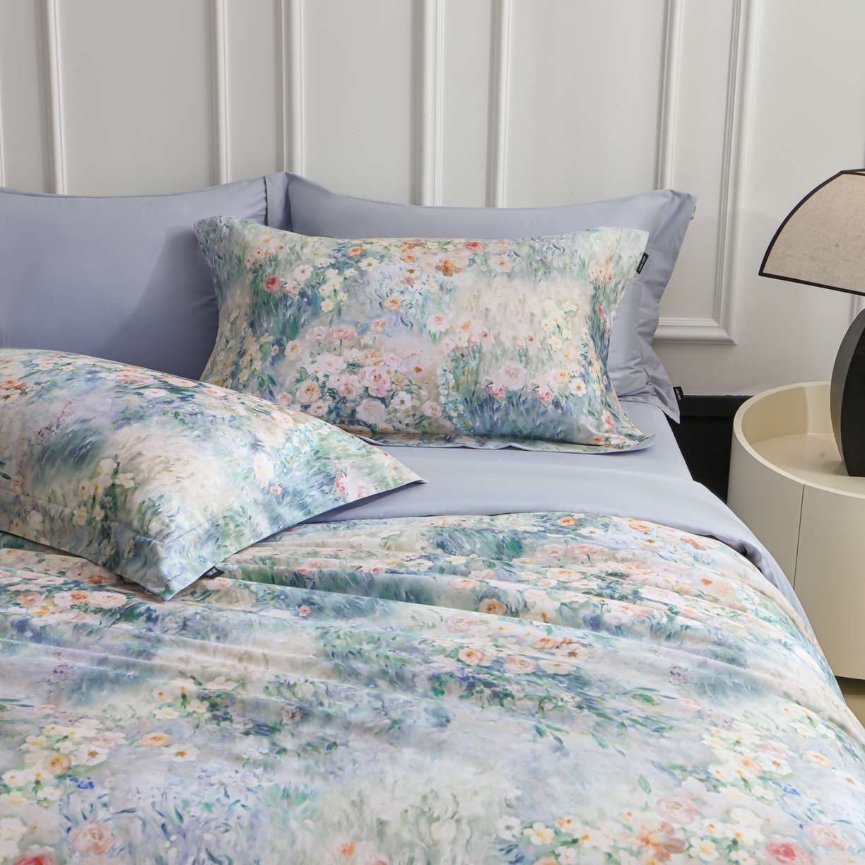 91家纺网 家纺一手货源 找家纺 洺兰家居 2025新款100支全棉新疆棉数码印花四件套长绒棉贴边床单床笠床上用品套件-专版（控价标准235加大255床笠245） 莫奈花园