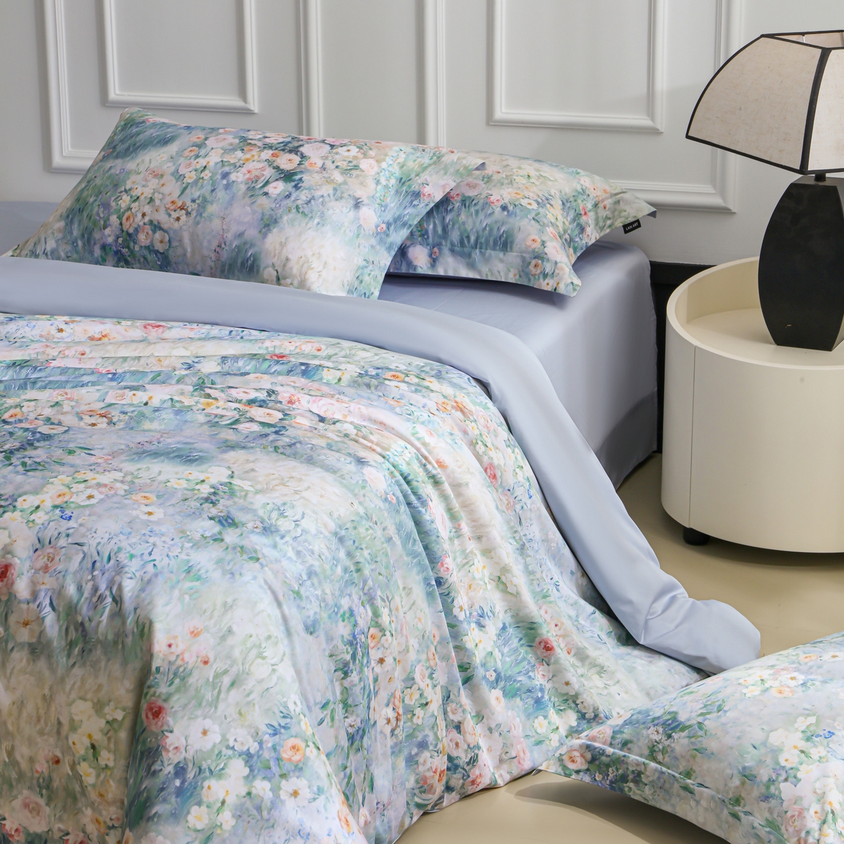 91家纺网 家纺一手货源 找家纺 洺兰家居 2025新款100支全棉新疆棉数码印花四件套长绒棉贴边床单床笠床上用品套件-专版（控价标准235加大255床笠245） 莫奈花园