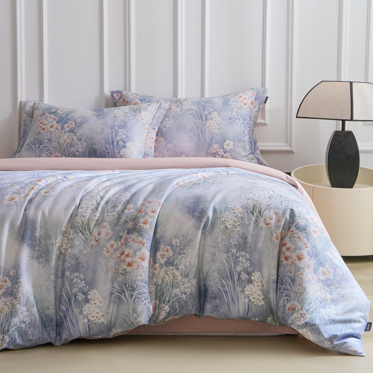 91家纺网 家纺一手货源 找家纺 洺兰家居 2025新款100支全棉新疆棉数码印花四件套长绒棉贴边床单床笠床上用品套件-专版（控价标准235加大255床笠245） 清风絮语