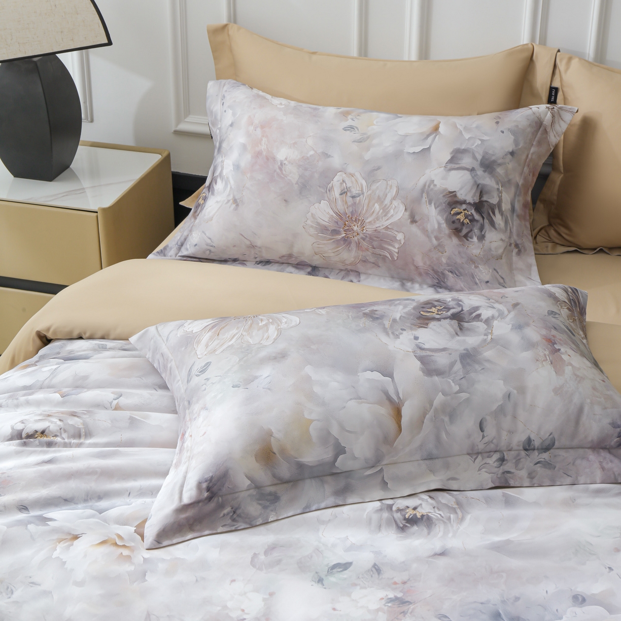 91家纺网 家纺一手货源 找家纺 洺兰家居 2025新款100支全棉新疆棉数码印花四件套长绒棉贴边床单床笠床上用品套件-专版（控价标准235加大255床笠245） 雾里看花