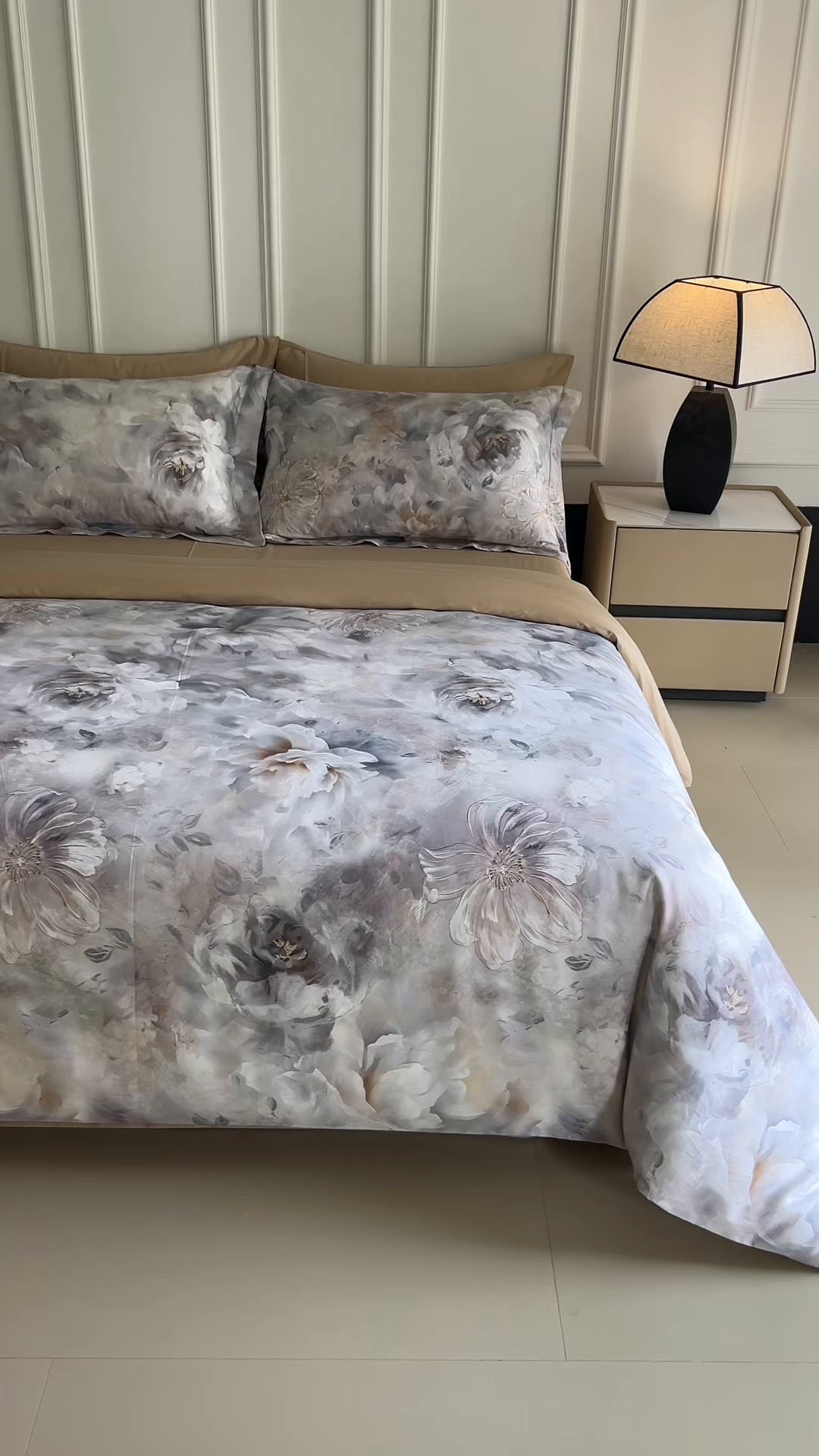 91家纺网 家纺一手货源 找家纺 洺兰家居 2025新款100支全棉新疆棉数码印花四件套长绒棉贴边床单床笠床上用品套件-专版（控价标准235加大255床笠245） 雾里看花