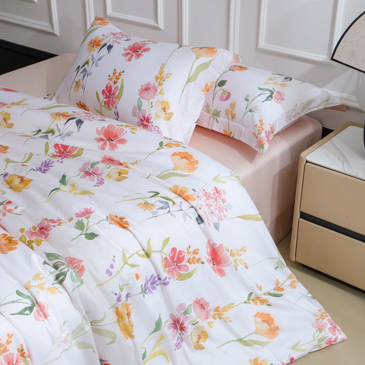 91家纺网 家纺一手货源 找家纺 洺兰家居 2025新款100支全棉新疆棉数码印花四件套长绒棉贴边床单床笠床上用品套件-专版（控价标准235加大255床笠245） 夏日和煦