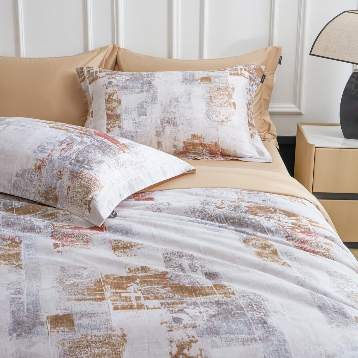 91家纺网 家纺一手货源 找家纺 洺兰家居 2025新款100支全棉新疆棉数码印花四件套长绒棉贴边床单床笠床上用品套件-专版（控价标准235加大255床笠245） 小城故事