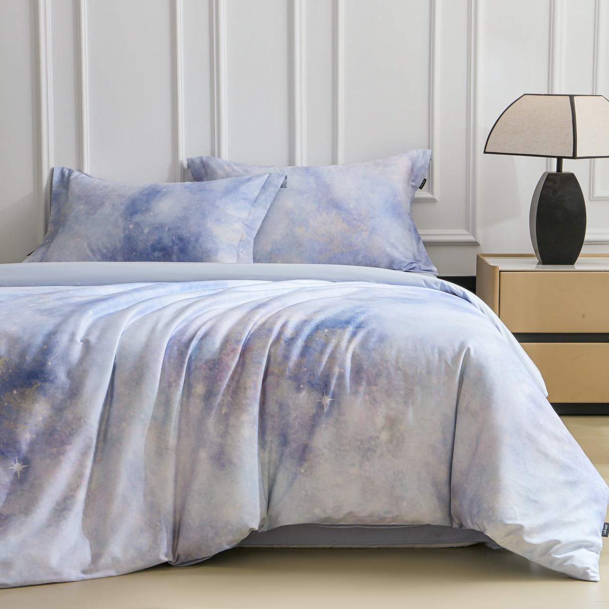 91家纺网 家纺一手货源 找家纺 洺兰家居 2025新款100支全棉新疆棉数码印花四件套长绒棉贴边床单床笠床上用品套件-专版（控价标准235加大255床笠245） 星辰大海