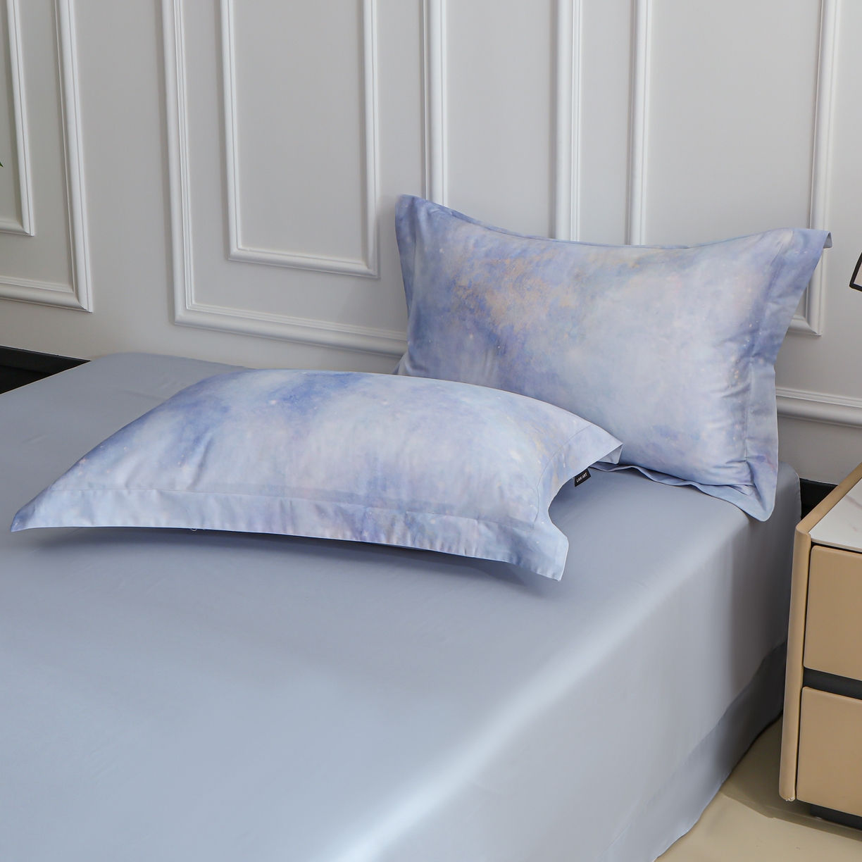 91家纺网 家纺一手货源 找家纺 洺兰家居 2025新款100支全棉新疆棉数码印花四件套长绒棉贴边床单床笠床上用品套件-专版（控价标准235加大255床笠245） 星辰大海