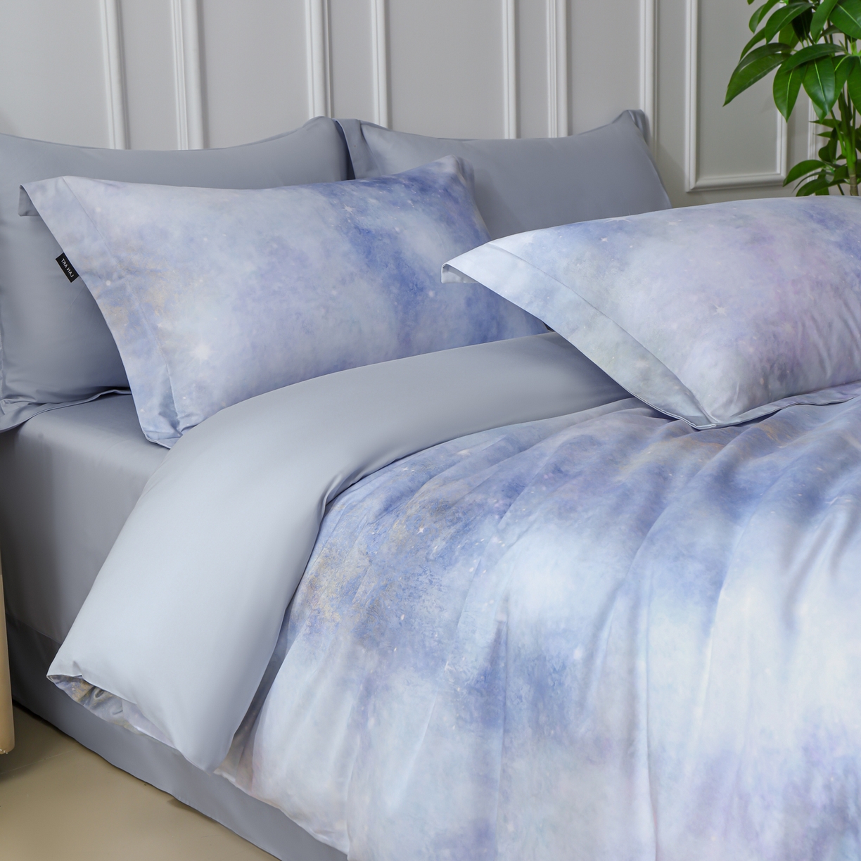 91家纺网 家纺一手货源 找家纺 洺兰家居 2025新款100支全棉新疆棉数码印花四件套长绒棉贴边床单床笠床上用品套件-专版（控价标准235加大255床笠245） 星辰大海