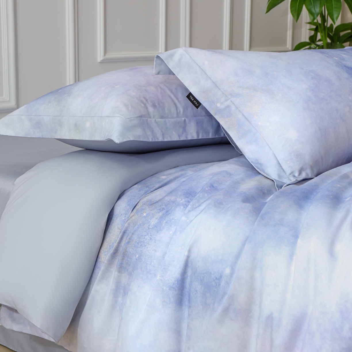 91家纺网 家纺一手货源 找家纺 洺兰家居 2025新款100支全棉新疆棉数码印花四件套长绒棉贴边床单床笠床上用品套件-专版（控价标准235加大255床笠245） 星辰大海