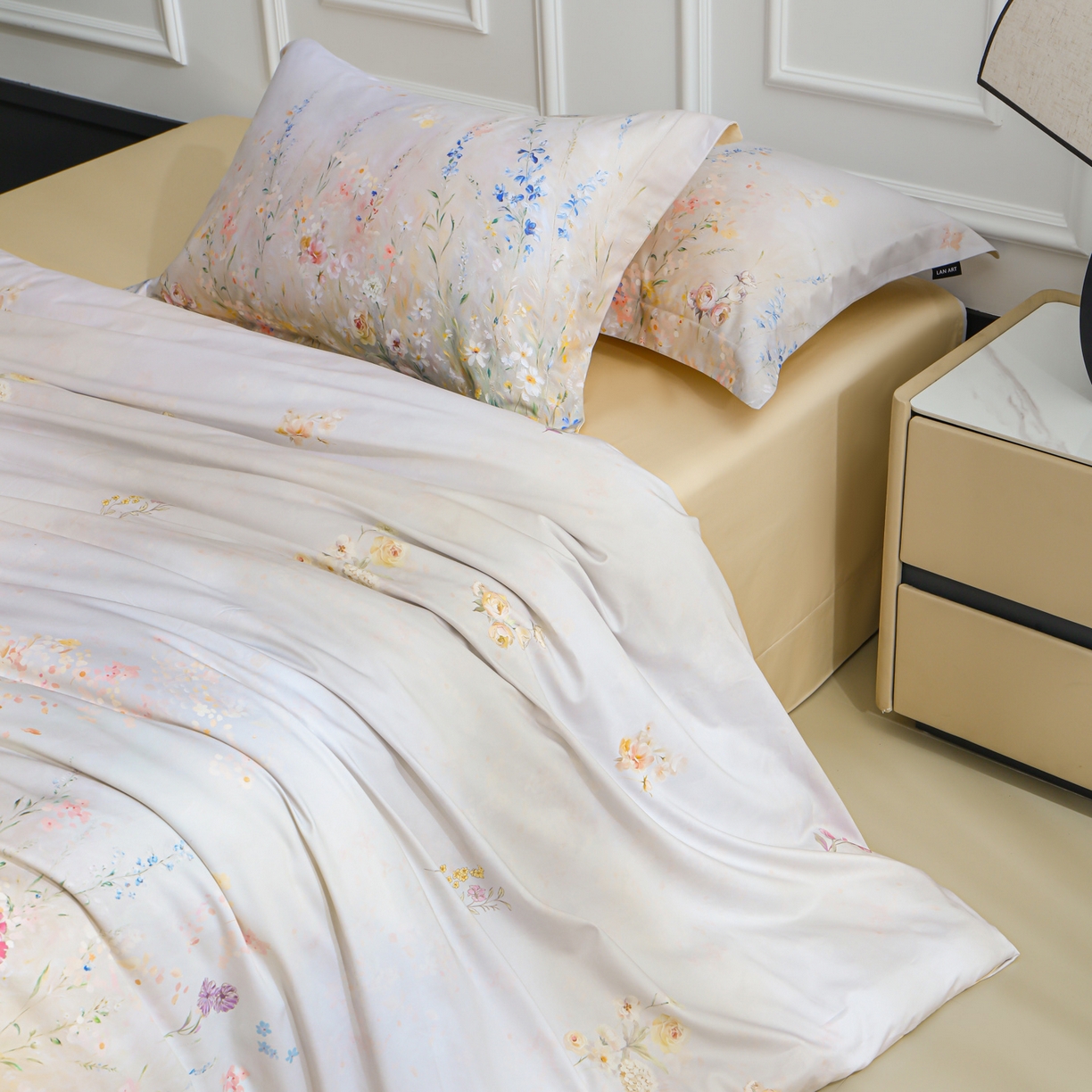 91家纺网 家纺一手货源 找家纺 洺兰家居 2025新款100支全棉新疆棉数码印花四件套长绒棉贴边床单床笠床上用品套件-专版（控价标准235加大255床笠245） 绚丽花溪