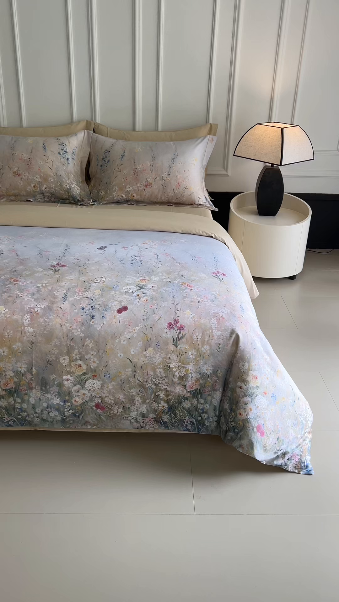 91家纺网 家纺一手货源 找家纺 洺兰家居 2025新款100支全棉新疆棉数码印花四件套长绒棉贴边床单床笠床上用品套件-专版（控价标准235加大255床笠245） 绚丽花溪