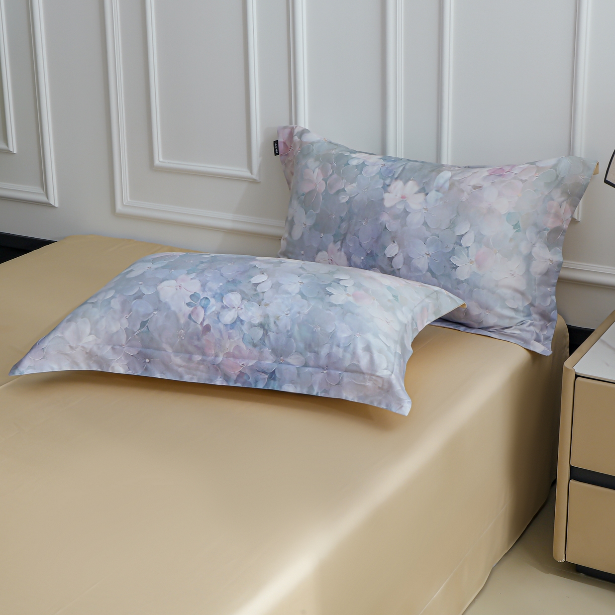 91家纺网 家纺一手货源 找家纺 洺兰家居 2025新款100支全棉新疆棉数码印花四件套长绒棉贴边床单床笠床上用品套件-专版（控价标准235加大255床笠245） 伊甸花园-绿