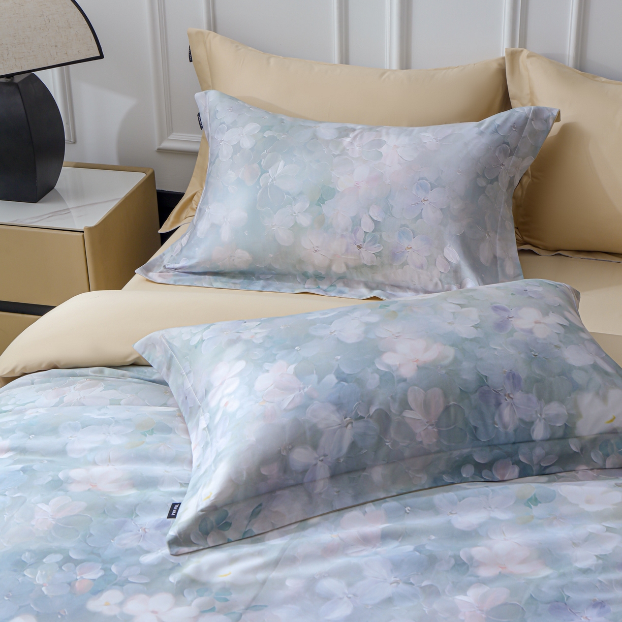 91家纺网 家纺一手货源 找家纺 洺兰家居 2025新款100支全棉新疆棉数码印花四件套长绒棉贴边床单床笠床上用品套件-专版（控价标准235加大255床笠245） 伊甸花园-绿