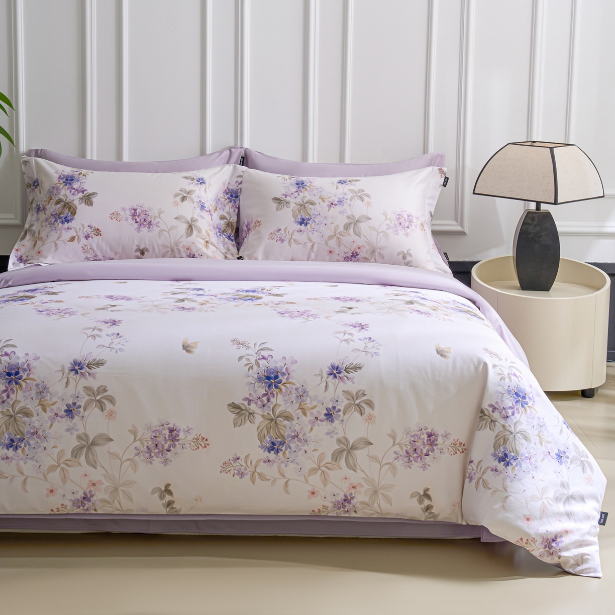91家纺网 家纺一手货源 找家纺 洺兰家居 2025新款100支全棉新疆棉数码印花四件套长绒棉贴边床单床笠床上用品套件-专版（控价标准235加大255床笠245） 悦下花影-紫