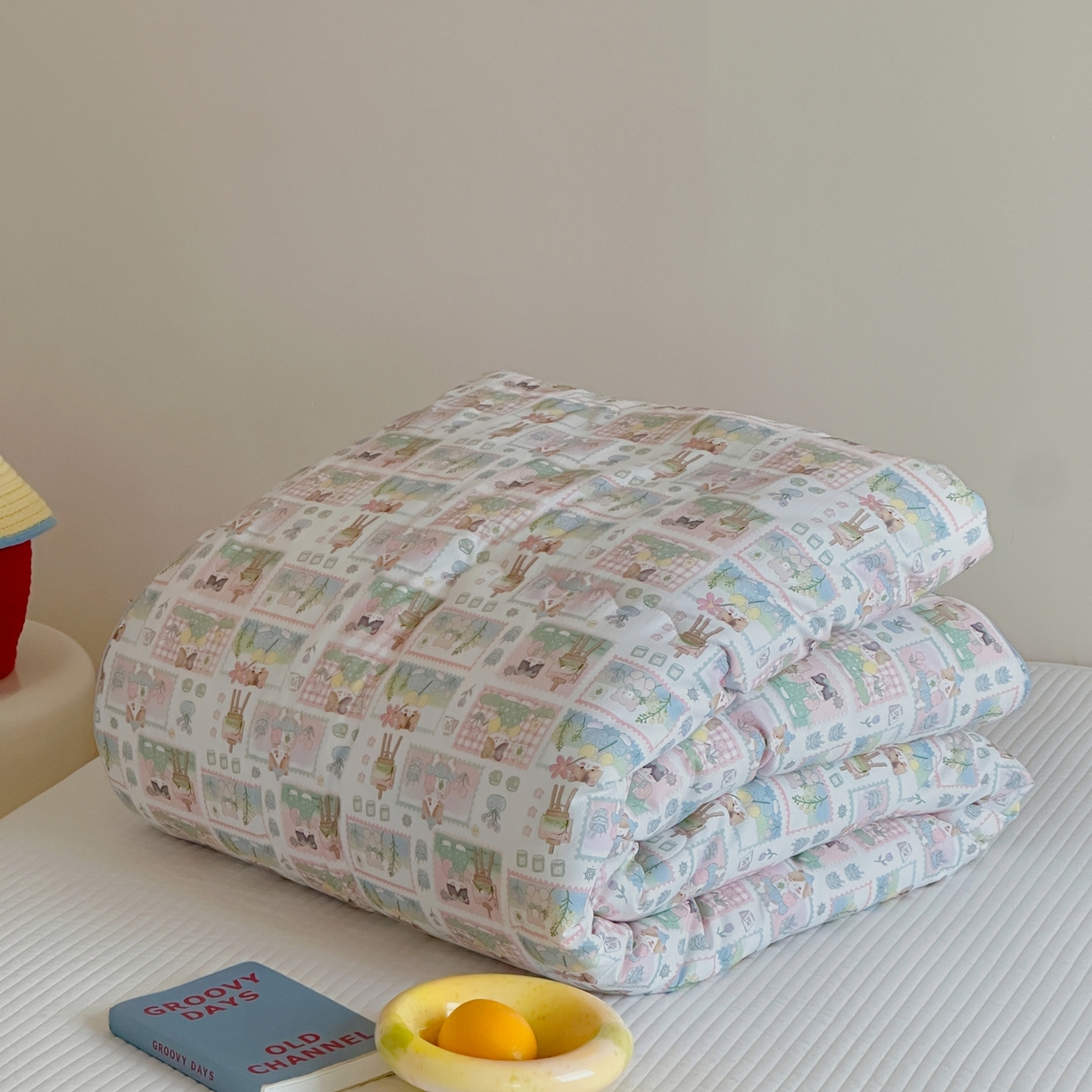 91家纺网 家纺一手货源 找家纺 月夏 2025新款全棉数码印花高克重豆豆被 猫猫小画家