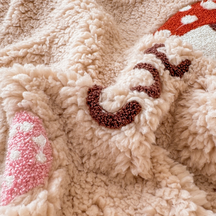 91家纺网 家纺一手货源 找家纺 懒猫家纺 2025新款羊羔绒刺绣四件套 麦乐狗