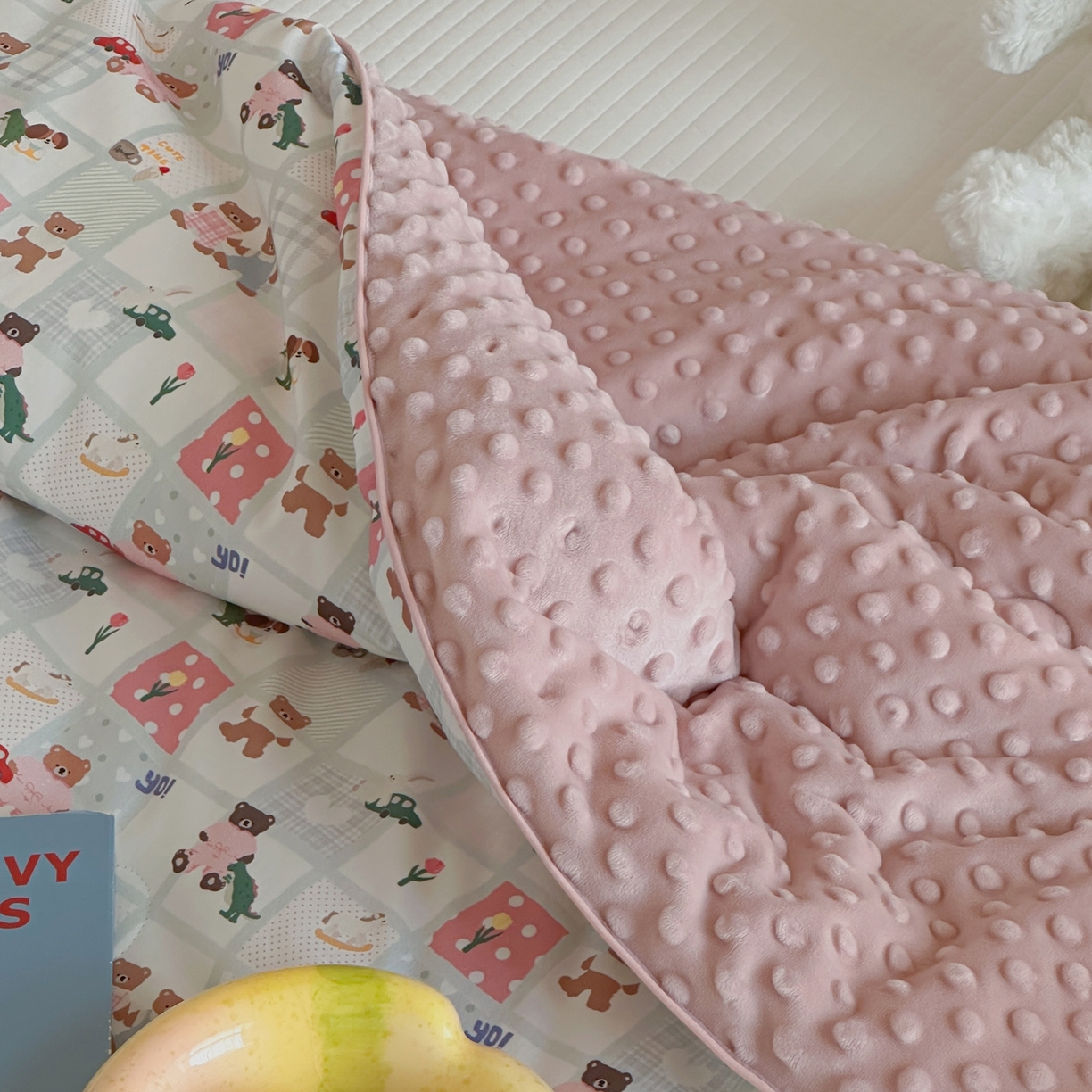 91家纺网 家纺一手货源 找家纺 月夏 2025新款全棉数码印花高克重豆豆被 熊熊乐园