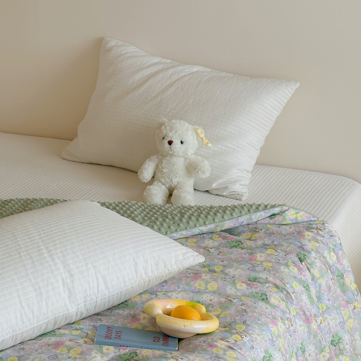 91家纺网 家纺一手货源 找家纺 月夏 2025新款全棉数码印花高克重豆豆被 油画小兔