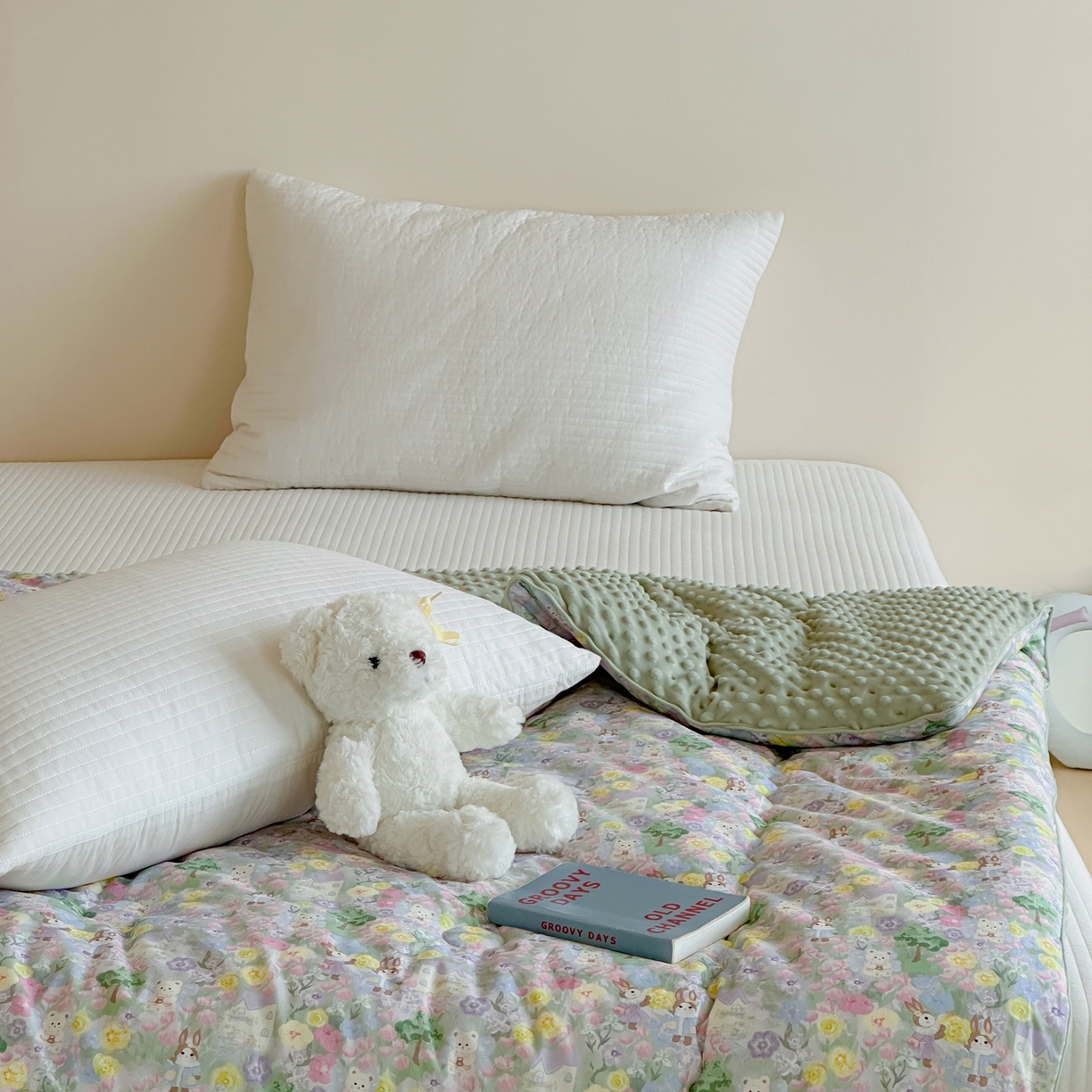 91家纺网 家纺一手货源 找家纺 月夏 2025新款全棉数码印花高克重豆豆被 油画小兔