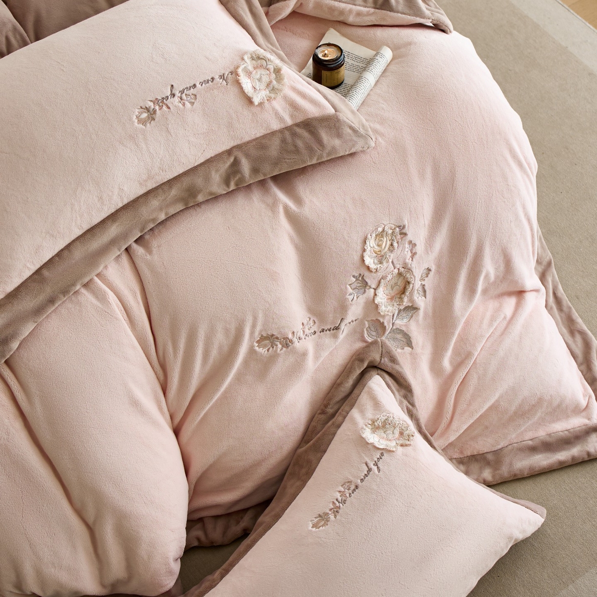 91家纺网 家纺一手货源 找家纺 （总）瑞雪家居 2025新款270g全消光牛奶绒四件套-甜心奶泡系列