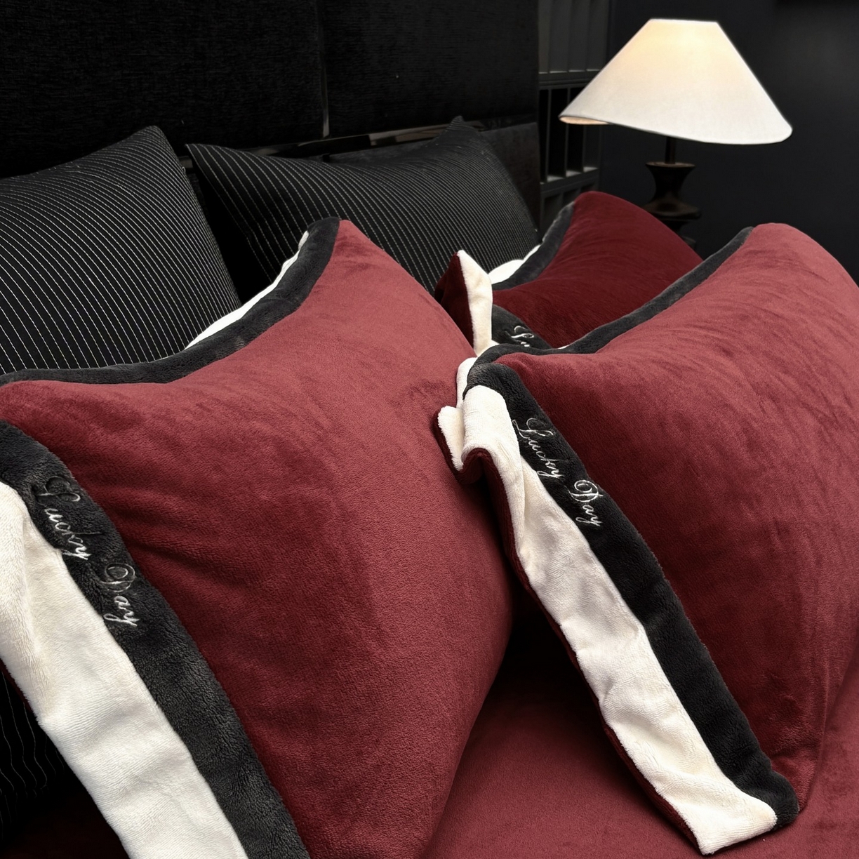 91家纺网 家纺一手货源 找家纺 （总）瑞雪家居 2025新款270g全消光牛奶绒四件套-雪芙莉系列