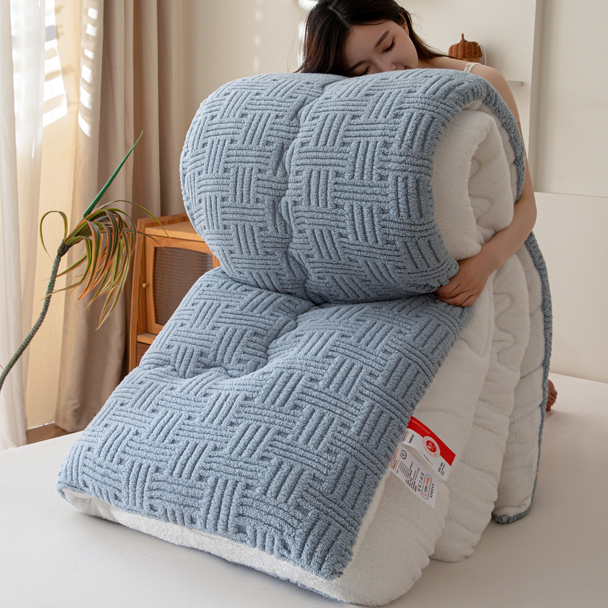 91家纺网 家纺一手货源 找家纺 牛魔王家居 2025新款加厚保暖羊羔绒冬被被子舒棉绒提花塔芙绒外贸跨境专供 暖冬系列-雾霾灰