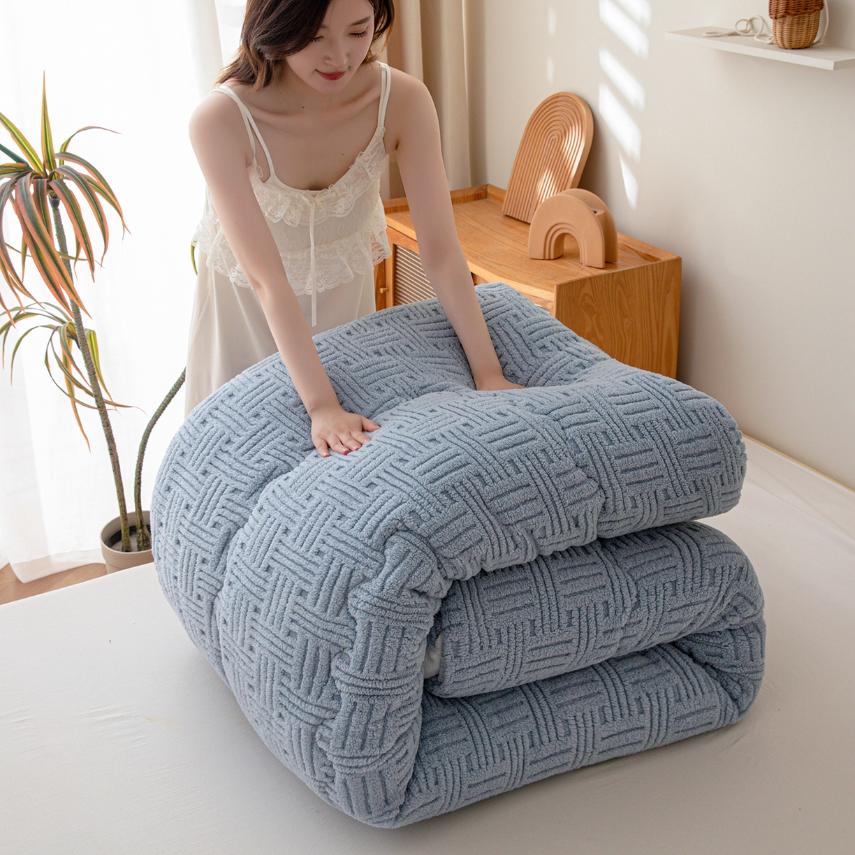 91家纺网 家纺一手货源 找家纺 牛魔王家居 2025新款加厚保暖羊羔绒冬被被子舒棉绒提花塔芙绒外贸跨境专供 暖冬系列-雾霾灰