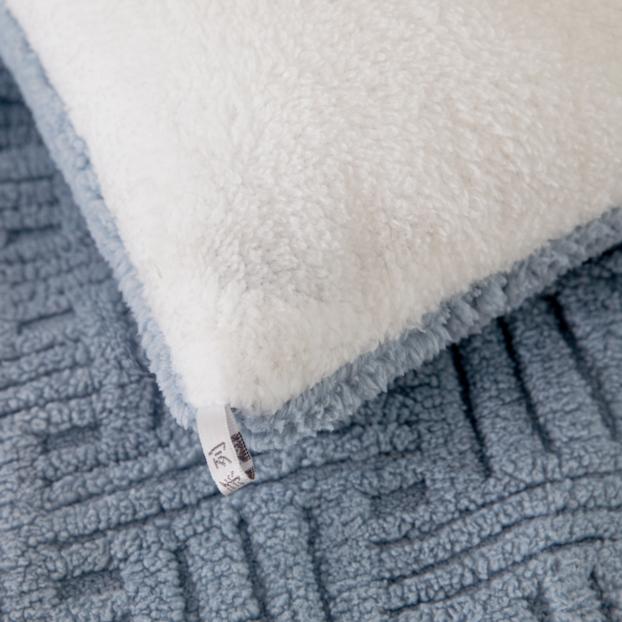 91家纺网 家纺一手货源 找家纺 牛魔王家居 2025新款加厚保暖羊羔绒冬被被子舒棉绒提花塔芙绒外贸跨境专供 暖冬系列-雾霾灰