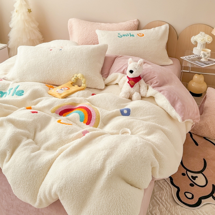 91家纺网 家纺一手货源 找家纺 懒猫家纺 2025新款羊羔绒毛巾绣四件套 彩虹心情