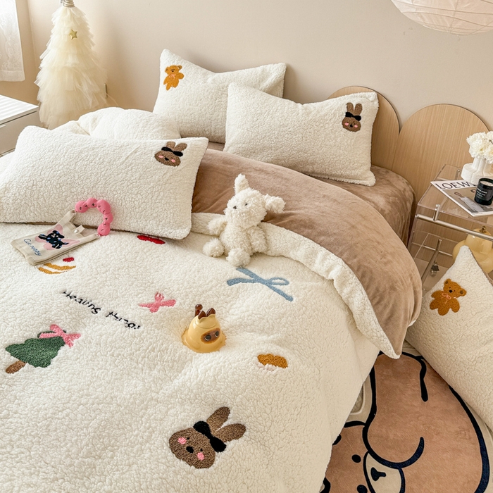 91家纺网 家纺一手货源 找家纺 懒猫家纺 2025新款羊羔绒毛巾绣四件套 奇妙兔