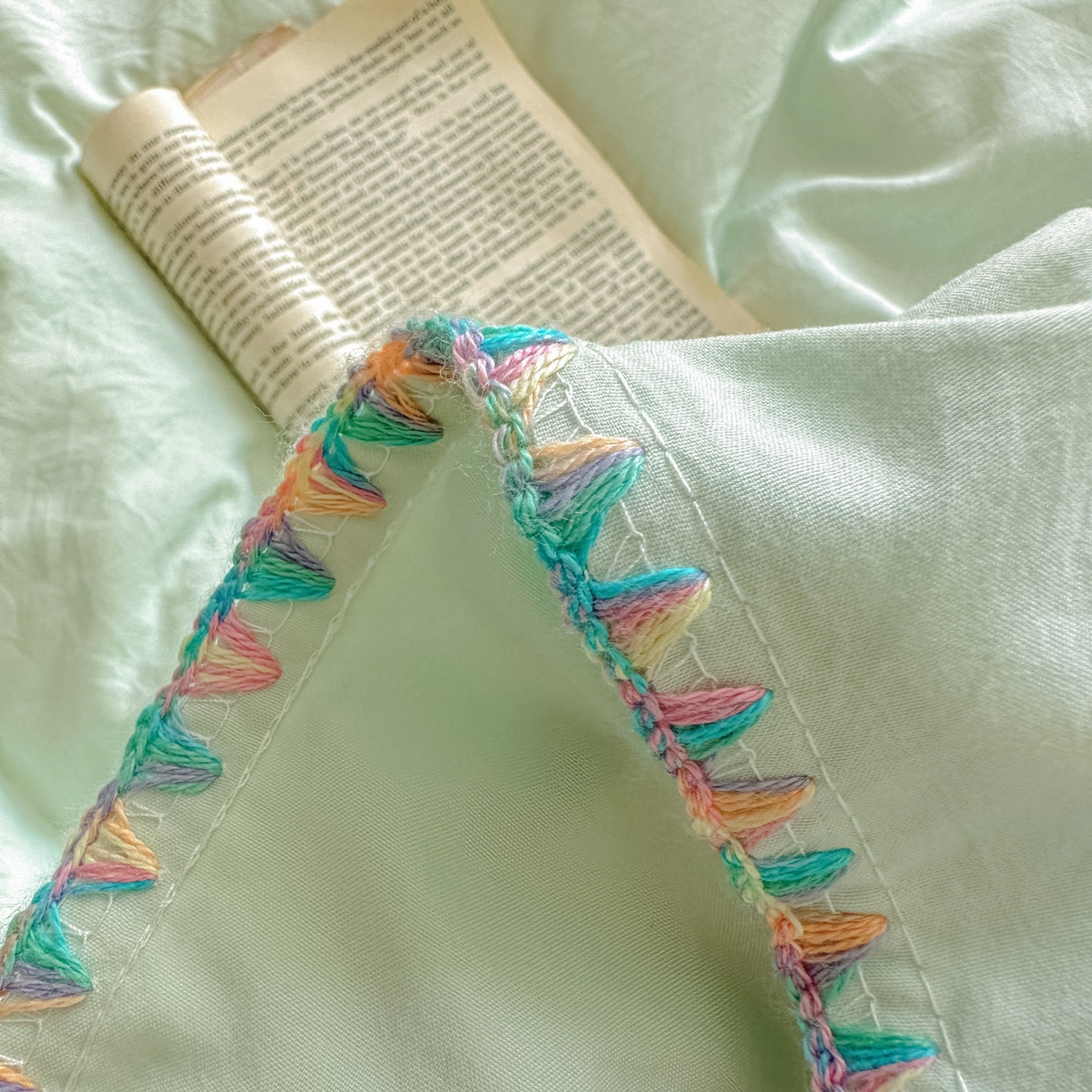 91家纺网 家纺一手货源 找家纺 （总）冕悠家纺 2025新款A类七彩贝壳边水洗棉四件套