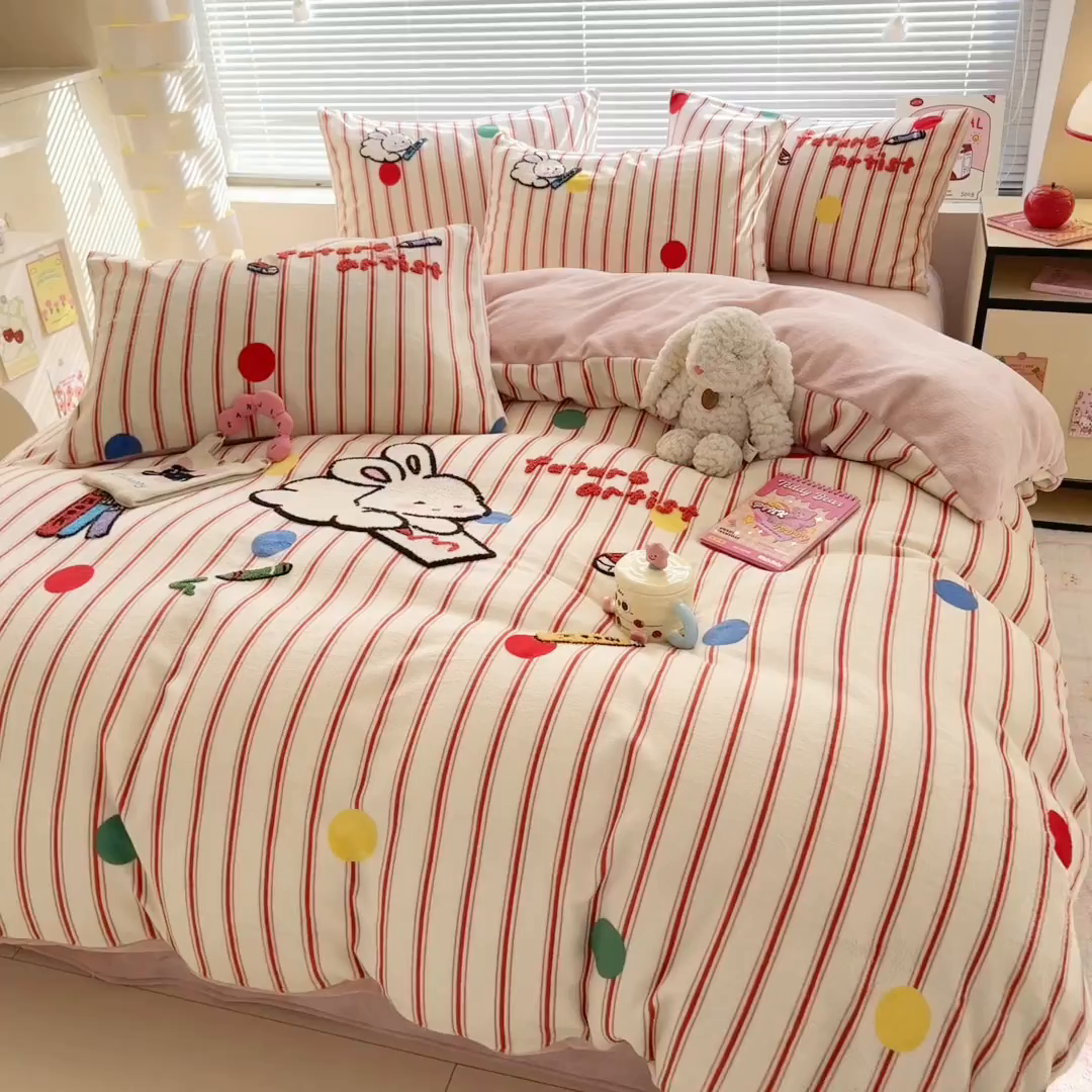 91家纺网 家纺一手货源 找家纺 （总）懒猫家纺 2025新款印花牛奶绒毛巾绣四件套