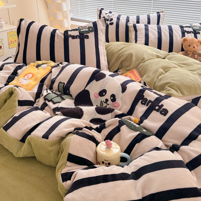 91家纺网 家纺一手货源 找家纺 懒猫家纺 2025新款印花牛奶绒毛巾绣四件套 咖啡熊猫