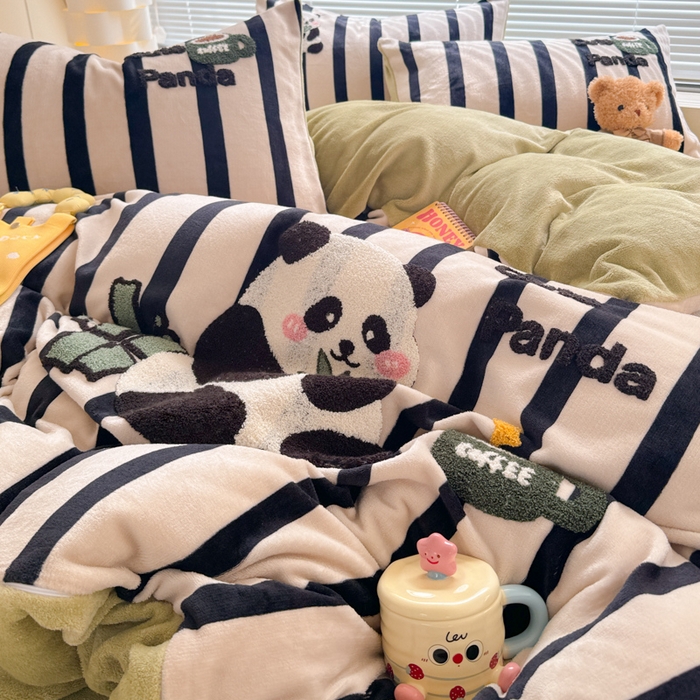 91家纺网 家纺一手货源 找家纺 懒猫家纺 2025新款印花牛奶绒毛巾绣四件套 咖啡熊猫