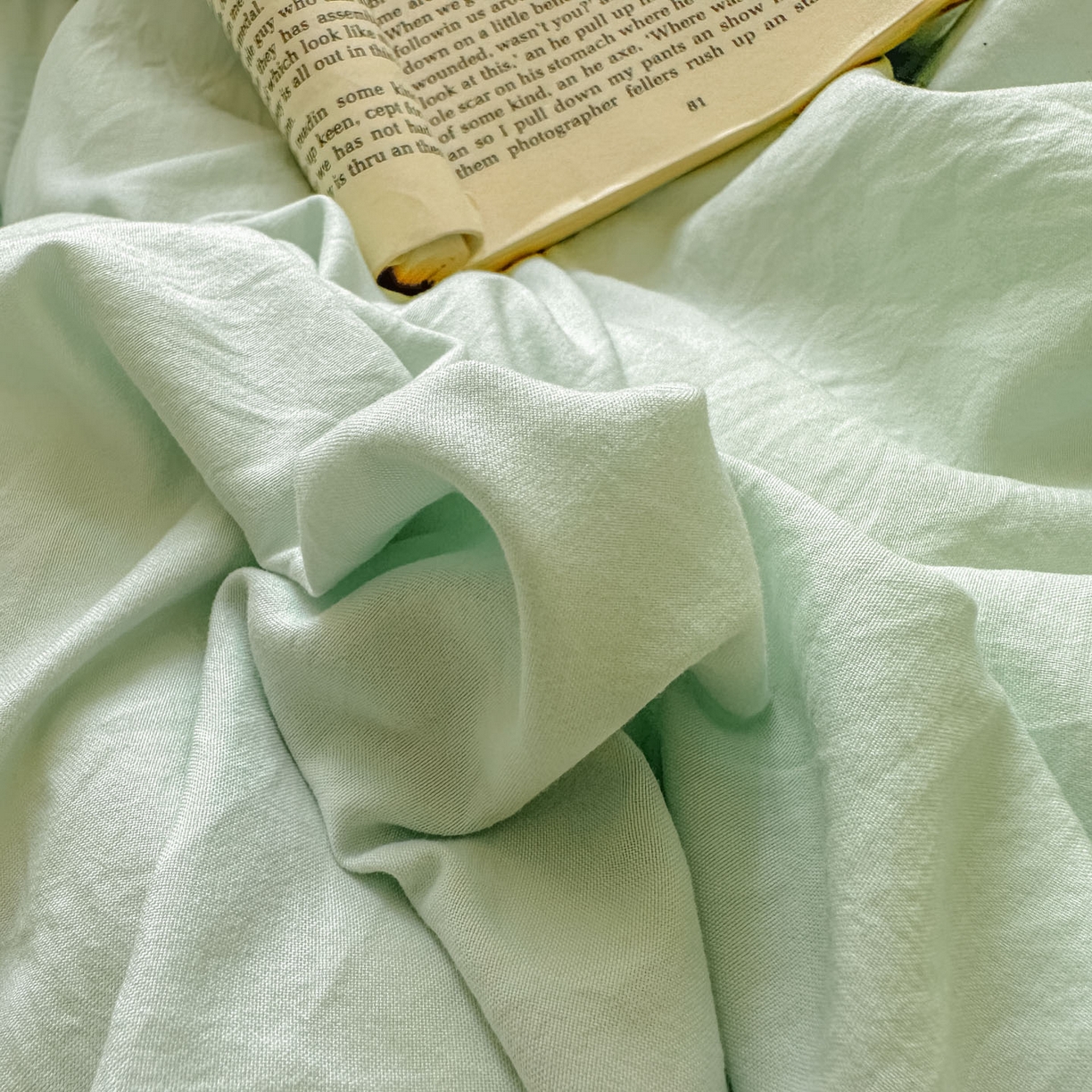 91家纺网 家纺一手货源 找家纺 冕悠家纺 2025新款A类七彩贝壳边水洗棉四件套 七彩-春芜绿