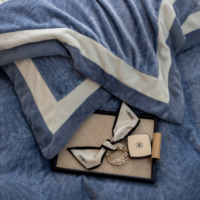 91家纺网 家纺一手货源 找家纺 （总）懒猫家纺 2025新款牛奶绒拼角印花轻奢风四件套