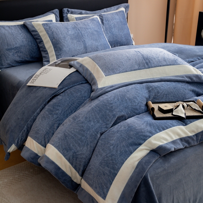 91家纺网 家纺一手货源 找家纺 懒猫家纺 2025新款牛奶绒拼角印花轻奢风四件套 法式情调