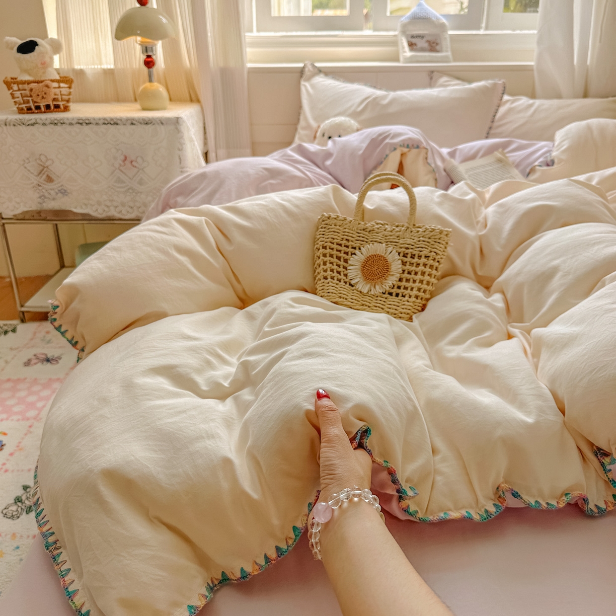 91家纺网 家纺一手货源 找家纺 冕悠家纺 2025新款A类七彩贝壳边水洗棉四件套 七彩-暮山紫芝士粉