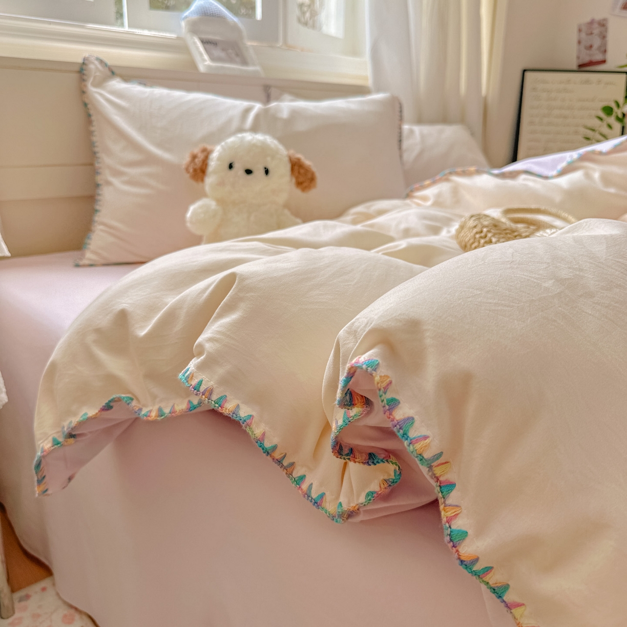 91家纺网 家纺一手货源 找家纺 冕悠家纺 2025新款A类七彩贝壳边水洗棉四件套 七彩-暮山紫芝士粉