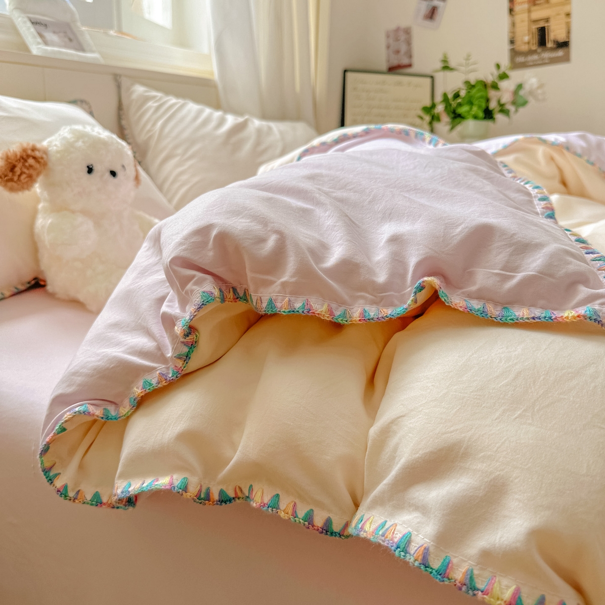 91家纺网 家纺一手货源 找家纺 冕悠家纺 2025新款A类七彩贝壳边水洗棉四件套 七彩-暮山紫芝士粉