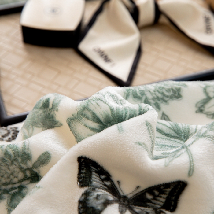 91家纺网 家纺一手货源 找家纺 懒猫家纺 2025新款牛奶绒拼角印花轻奢风四件套 浪漫花蝶-绿