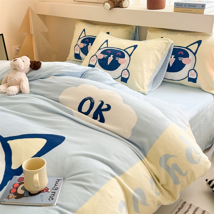 91家纺网 家纺一手货源 找家纺 茉保家纺 2025新款大版卡通加厚牛奶绒印花四件套 大脸猫猫