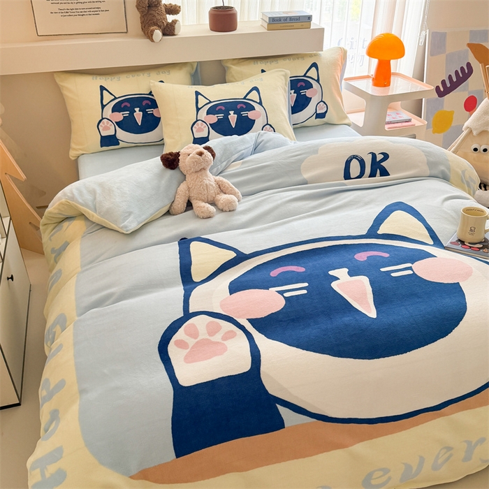 91家纺网 家纺一手货源 找家纺 茉保家纺 2025新款大版卡通加厚牛奶绒印花四件套 大脸猫猫