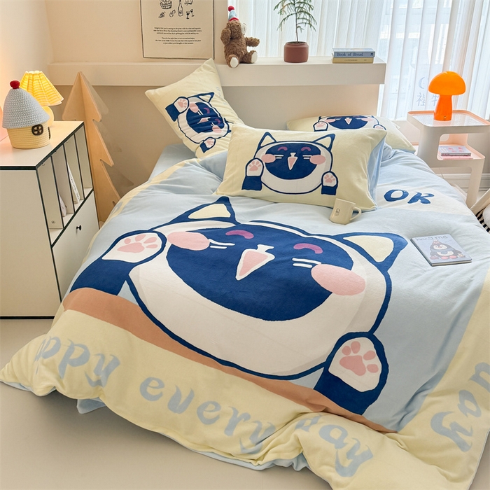 91家纺网 家纺一手货源 找家纺 茉保家纺 2025新款大版卡通加厚牛奶绒印花四件套 大脸猫猫