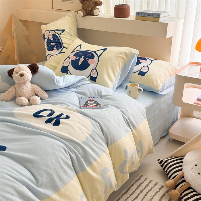 91家纺网 家纺一手货源 找家纺 茉保家纺 2025新款大版卡通加厚牛奶绒印花四件套 大脸猫猫