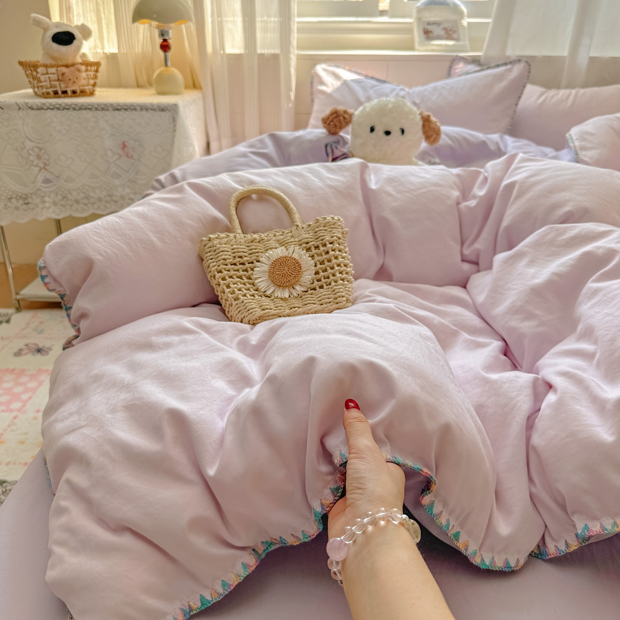 91家纺网 家纺一手货源 找家纺 冕悠家纺 2025新款A类七彩贝壳边水洗棉四件套 七彩-深紫暮山紫